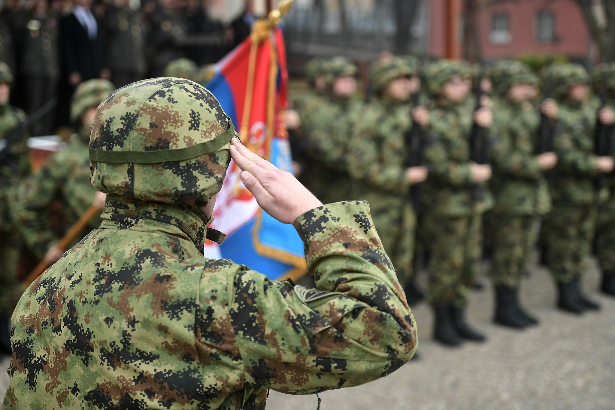 Јавни оглас за пријаву кандидата за добровољно служење војног рока са оружјем 