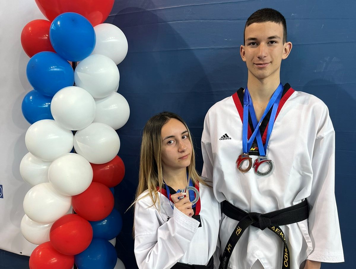 Три златне, једна сребрна и две бронзане медаље за књажевачке теквондисте 