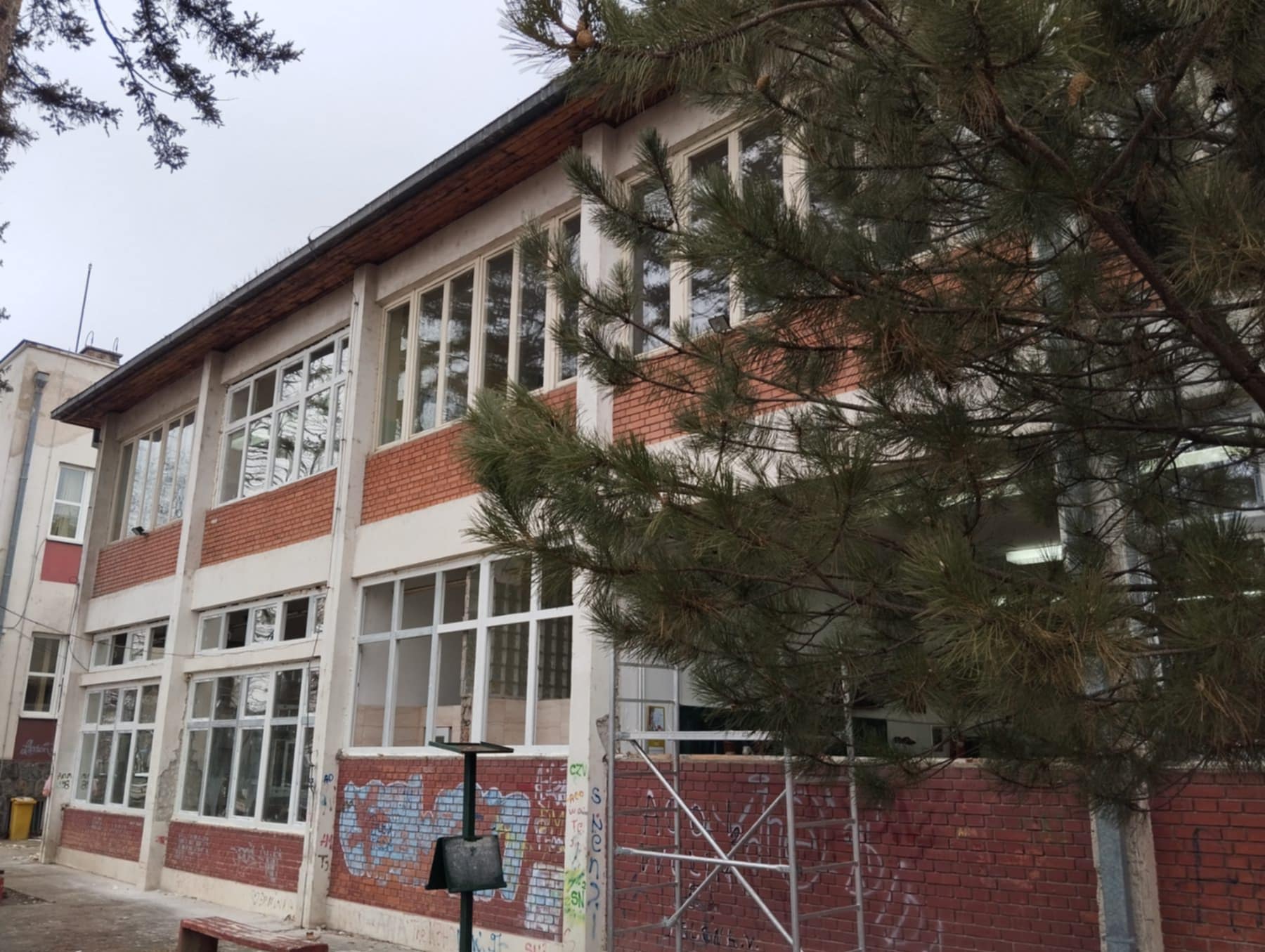 Почели радови на унапређењу енергетске ефикасности зграде Техничке школе у Књажевцу