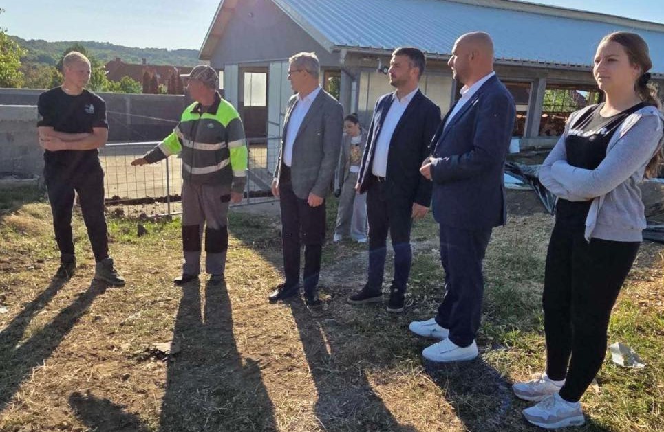 Посета министра пољопривреде газдинству Јеленковић из Вине