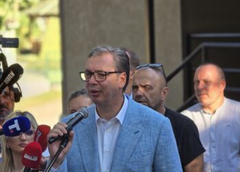 Вучић из Васиља најавио нова улагања: асфалтирање улица, путева, канализација, брза саобраћајница